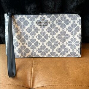 Kate Spade Blue and White Wristlet